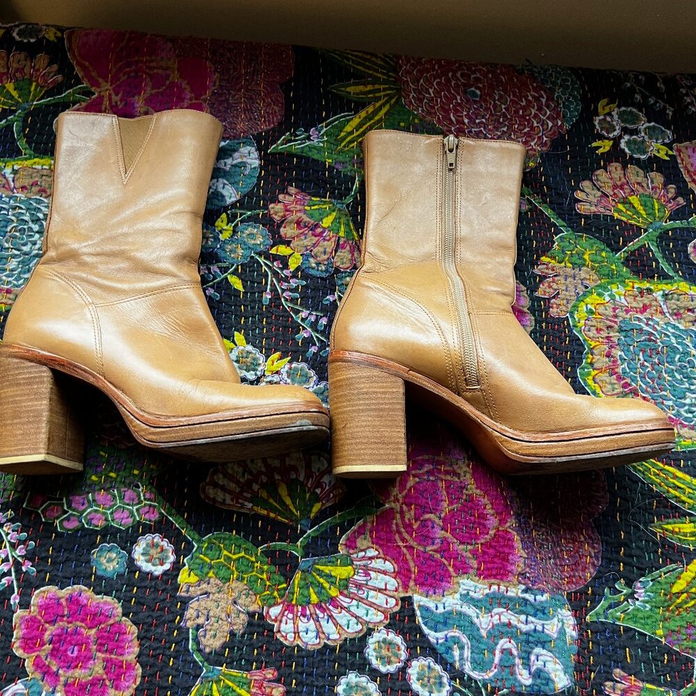 Vintage Boho Tan Mid-Calf Boots - Size 6